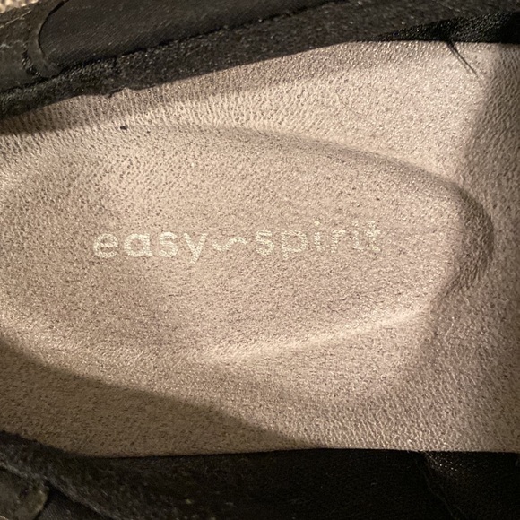 Easy Spirit. Comfortable Sandals, Size 8 - Picture 6 of 7